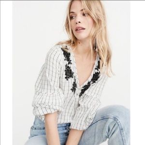 Abercrombie | Embroidered Grid Peasant Blouse